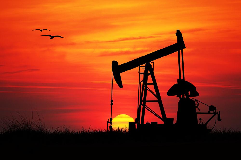 Crude oil price analysis: Stronger US dollar continues to curb gains