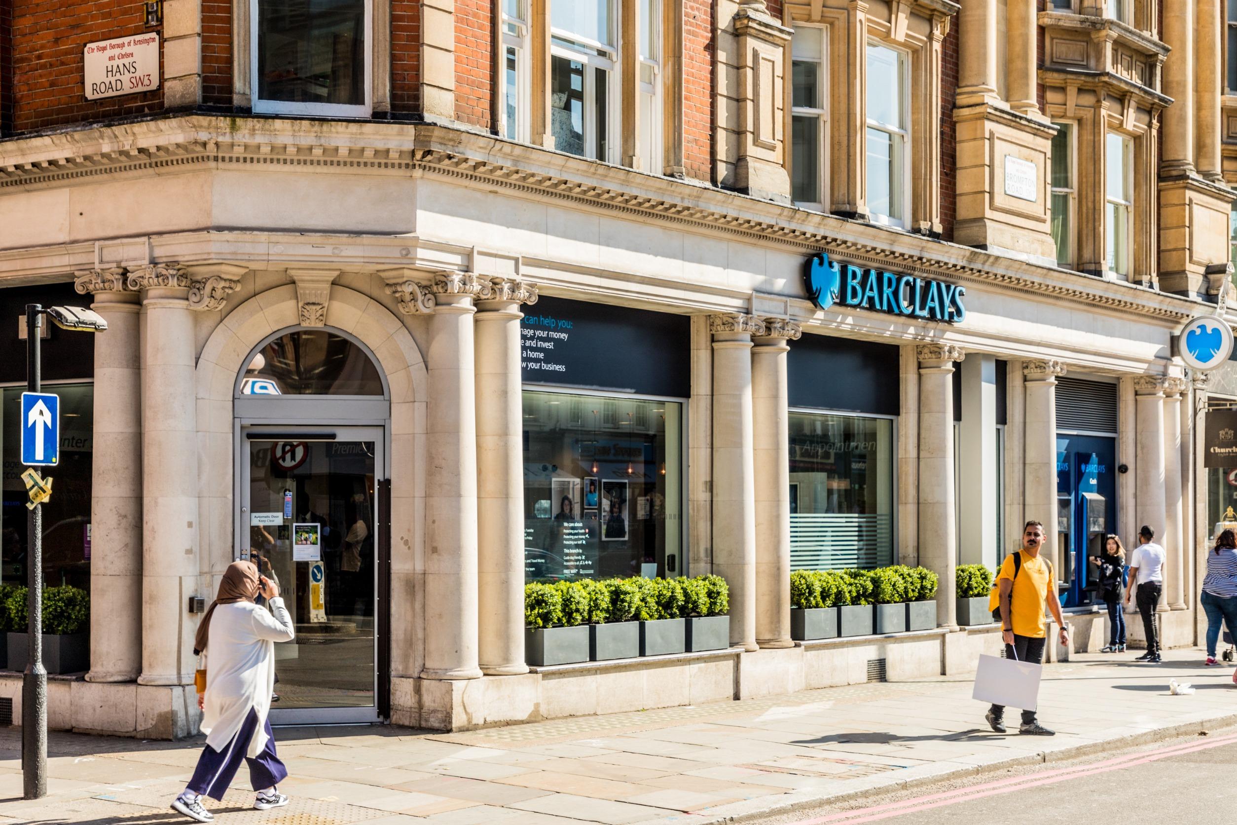 Barclays Share Price Treads Water as Investors Digest Disappointing Earnings Report